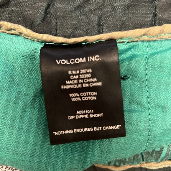 Volcom 🩳 Men's Blue Checkered Shorts - Picture 3 of 7